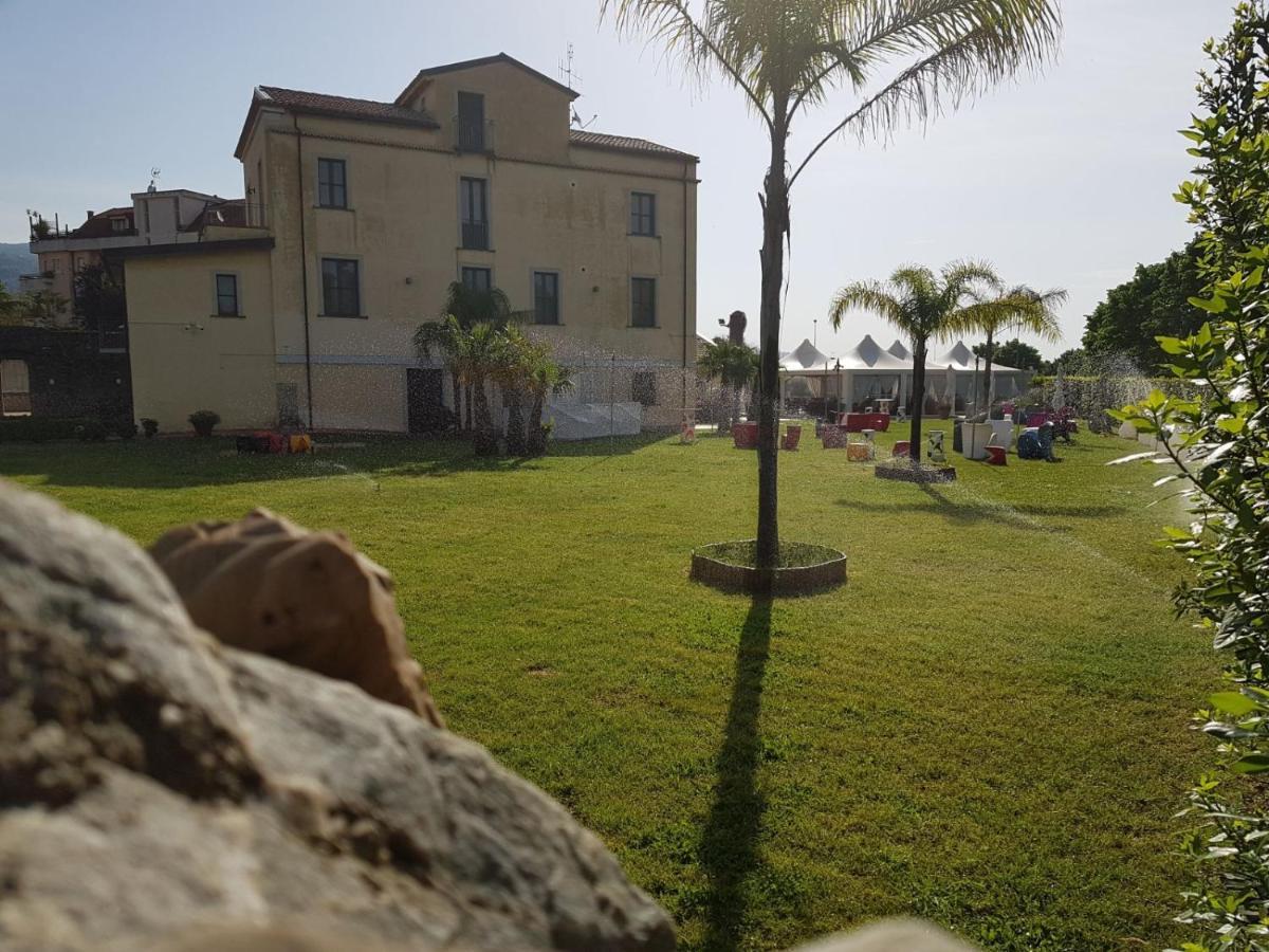 拉默齐亚泰尔默 I Giardini Del Novecento酒店 外观 照片